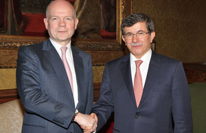 Foreign Secretary William Hague meeting Ahmet Davutoğlu, Turkish Minister of Foreign Affairs in London, 7 March 2013.