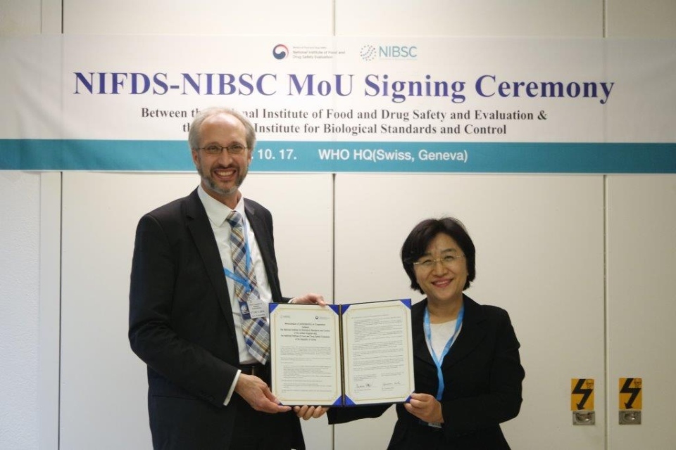 Promoting biological standardisation – NIBSC and NIFDS sign MoU