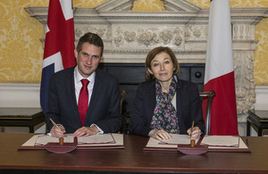 UK Secretary of State for Defence, The Rt Hon Gavin Williamson and The Defence Minster for France Her Excellency Florence Parly signing an agreement that continues and deepens Franco-British defence cooperation.