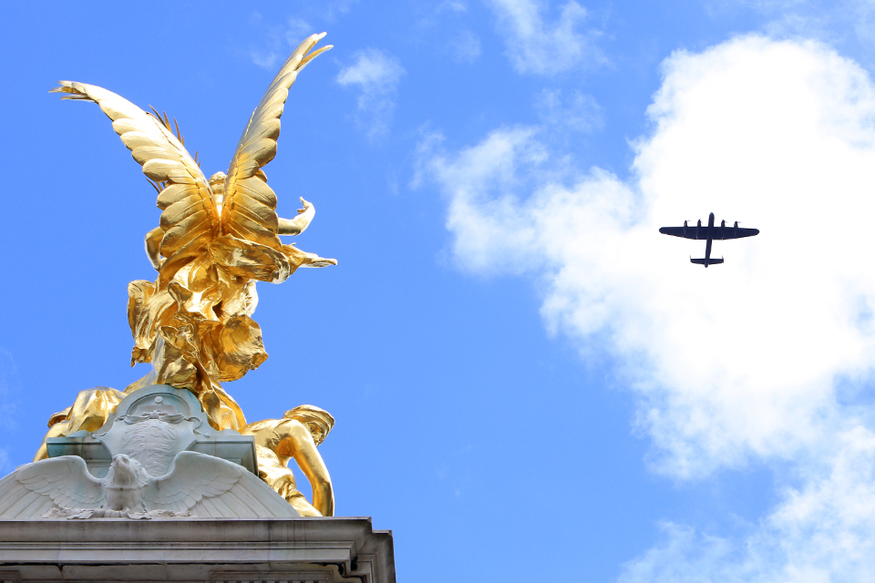 Lancaster bomber in the skies above Buckingham Palace