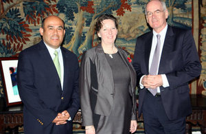 Ambassador Fiona Clouder with Fernando Nilo and John Elkington.