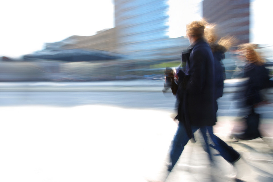 Home Office targets business travellers with new premium visa services