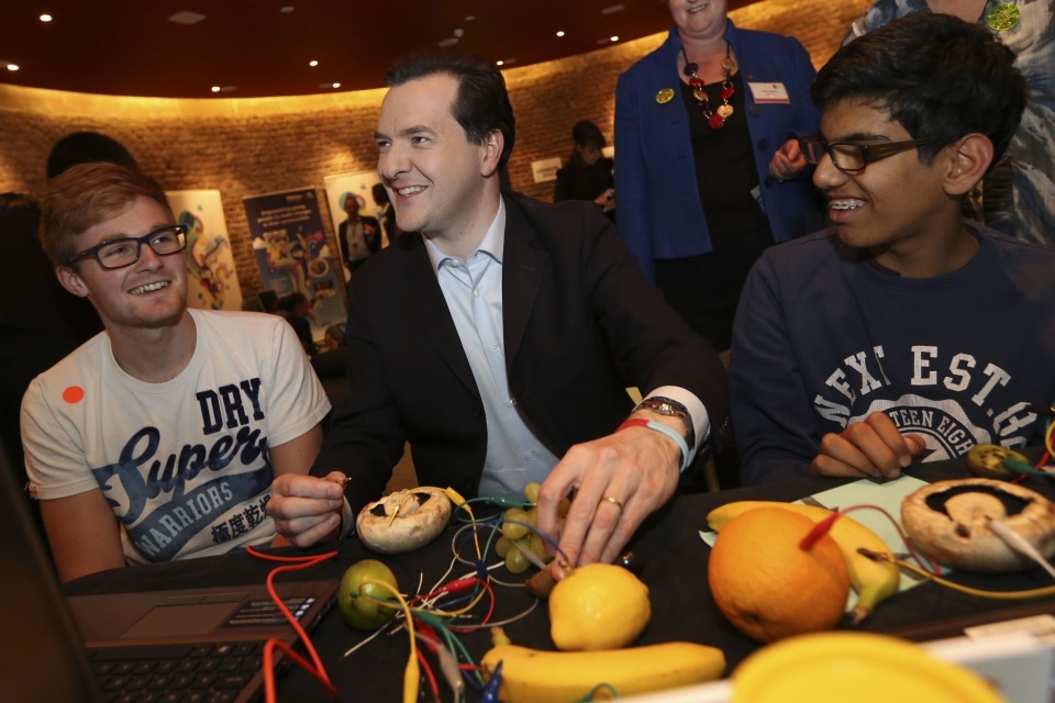 100,000 young people to become ‘digital makers’