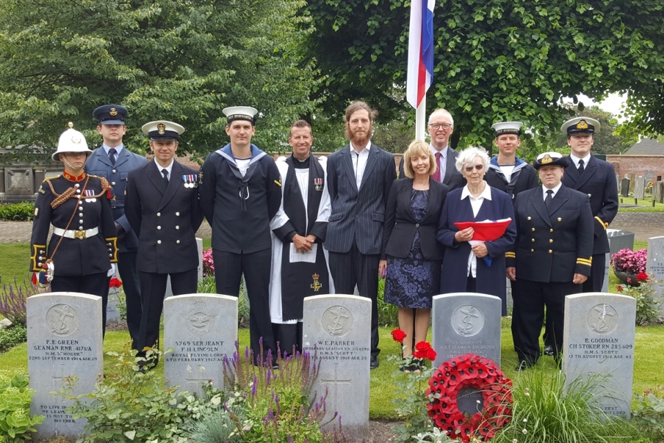 Grave of World War 1 sailor rededicated 100 years after his death