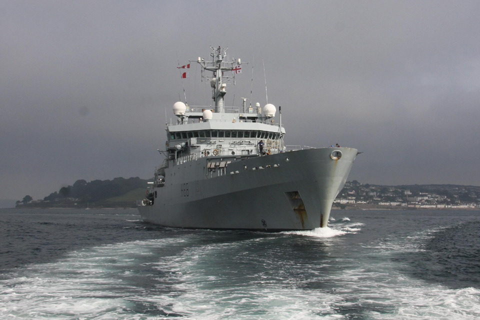 Royal Naval survey ship discovers sunken dhows