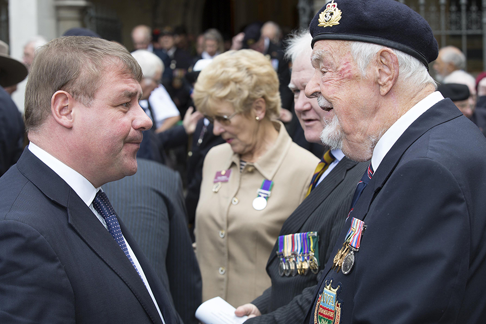 Mark Francois talking to a Normandy Veteran