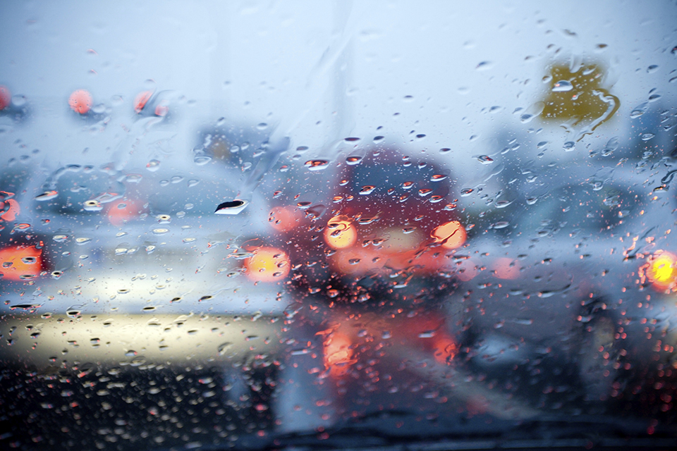 Measures to introduce mandatory right to work checks on taxi and private hire drivers