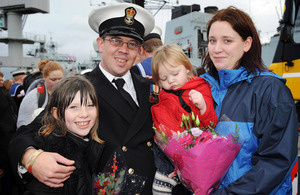 POET(ME) Kelly with fiancee Ali and daughters Katie and Chloe