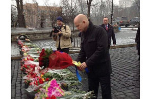 The Foreign Secretary visiting the central square in Kyiv