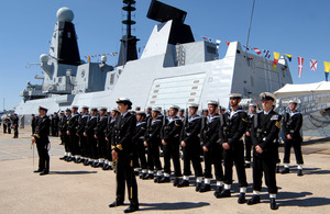 HMS Dauntless and crew