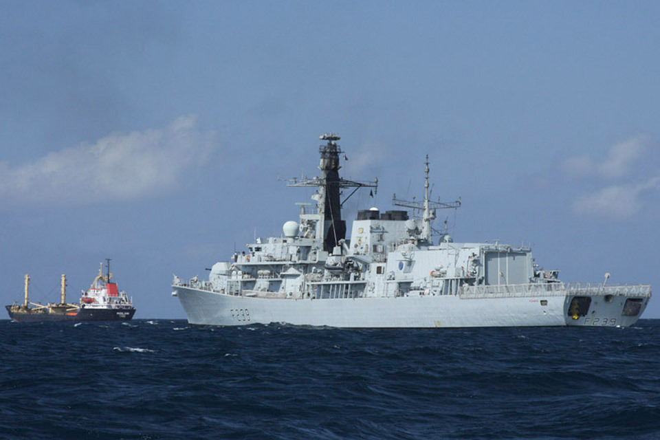 HMS Richmond escorts food aid to Somalia