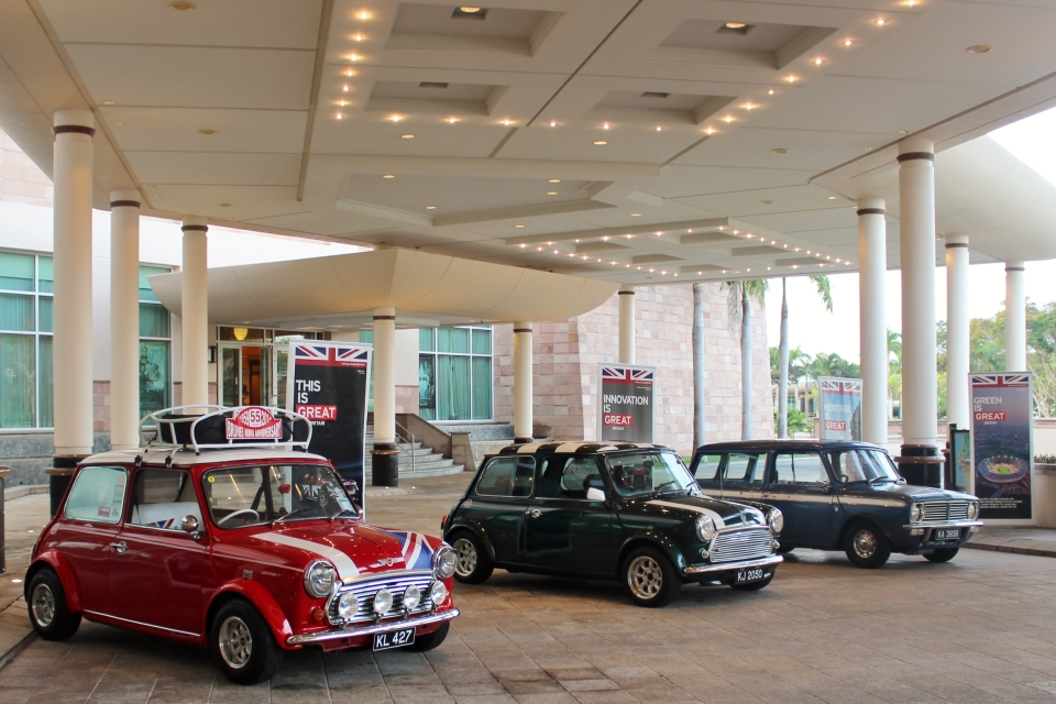 On display outside, at the entrance of the event, were vintage MINI cars from the MINI Classic Owners Brunei. 
