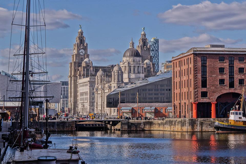 Chancellor builds Northern Powerhouse with new funding for science and Atlantic Gateway in Liverpool