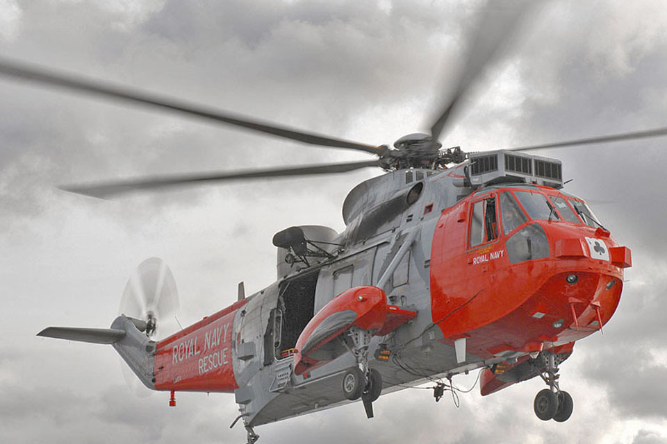 Navy SAR crew awarded for daring rescue