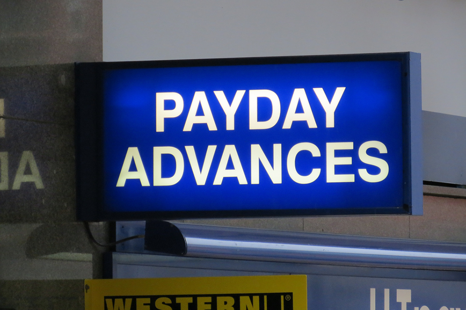 Government to cap payday loan costs