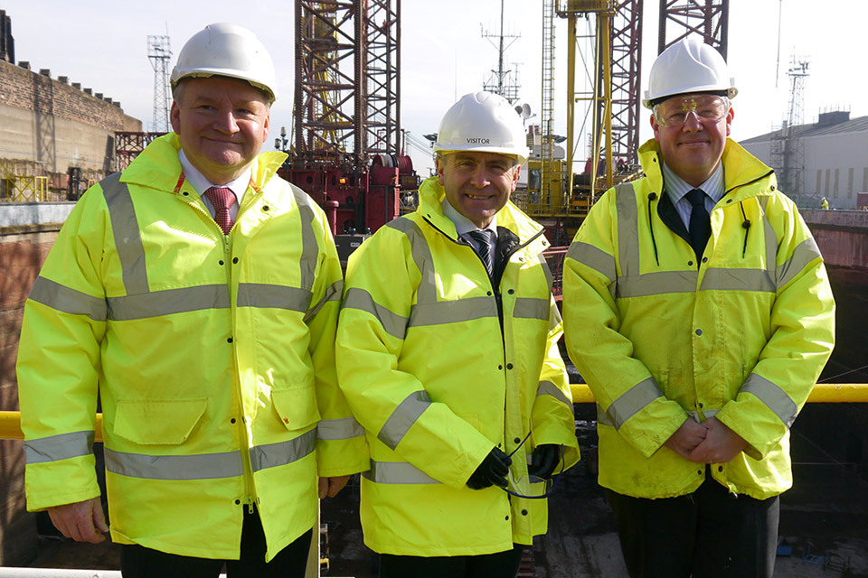 Robert Goodwill opens Maritime Knowledge Hub and tours new port terminal in Liverpool