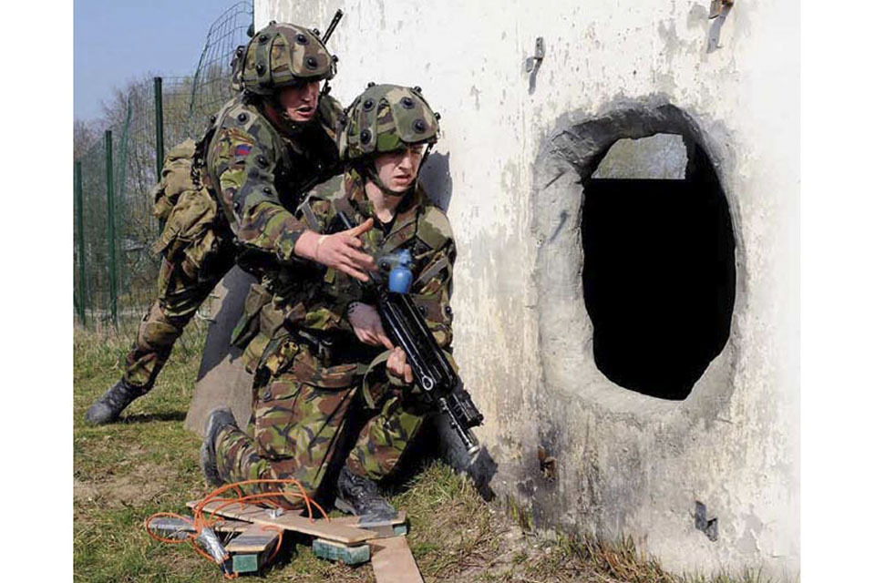UK and French troops train together