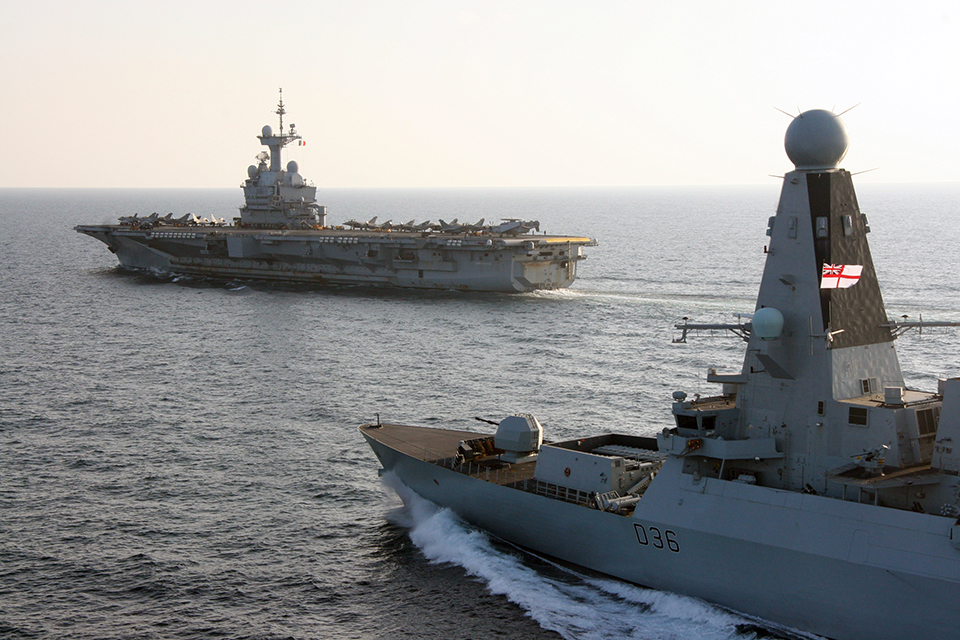 HMS Defender joins French carrier on counter Daesh operations