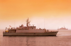 HMS Blyth (foreground) exercises with a US Navy warship (stock image) [Picture: Leading Airman (Photographer) Chris Winter, Crown copyright]