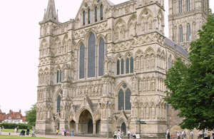 Salisbury Cathedral by Steve Cadman on Flickr