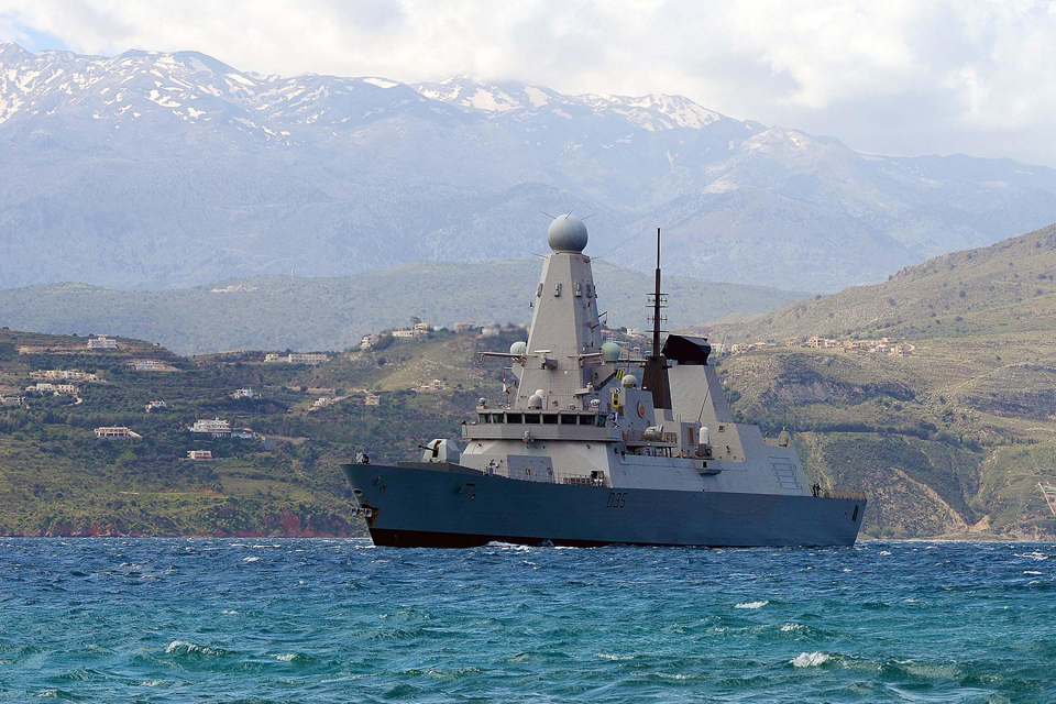 HMS Dragon enters Souda Bay