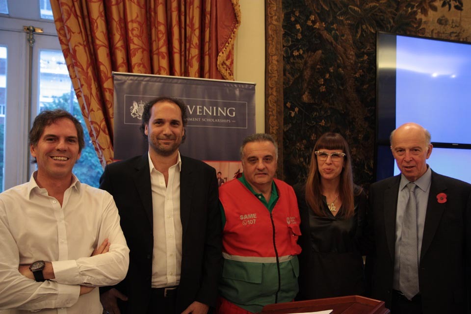 Referentes locales compartieron sus experiencias sobre liderazgo en las chevening talks
