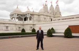 Andrew Stunell outside Neasden Temple