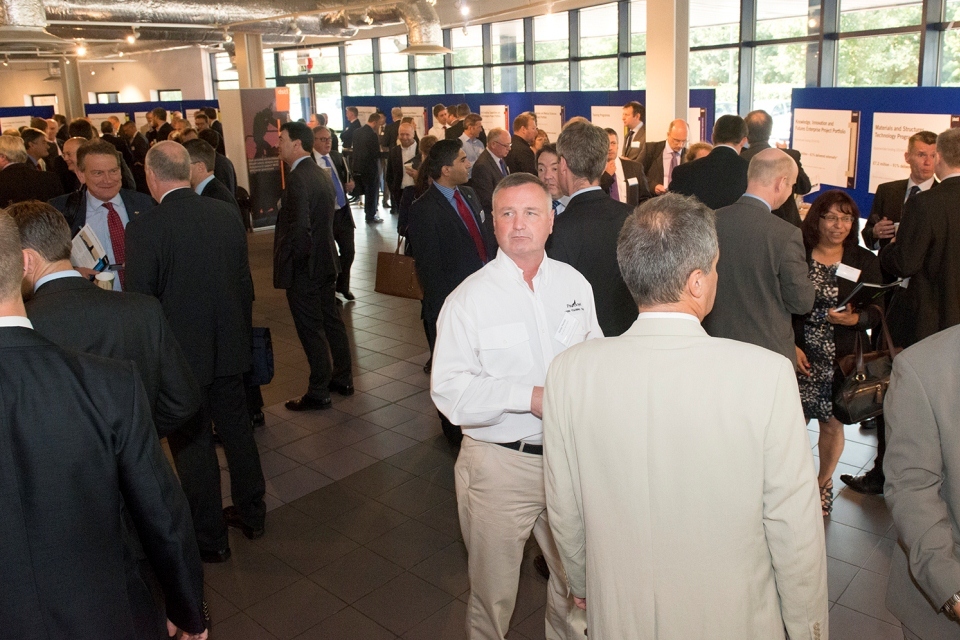 Dstl presents full breadth of 2014-15 work to suppliers