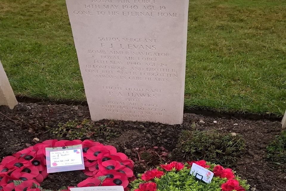 World War 2  airmen's graves rededicated