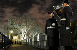 Soldiers from 2nd Battalion The Princess of Wales's Royal Regiment perform guarding of the Tower of London for the last time [Picture: Crown Copyright/MOD 2013]