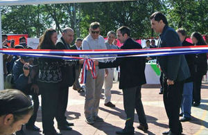 Ambassador Hobbs inaugura the multi-use sports centre with the Executive Director of Amerisur John Wardle, the Paraguayn Minister of Sports and other local authorities