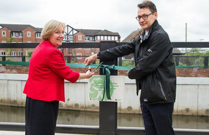 Councillor Samantha Dixon of Chester West and Cheshire Council and Lee Rawlinson of the Environment Agency officially opening the Northwich scheme.