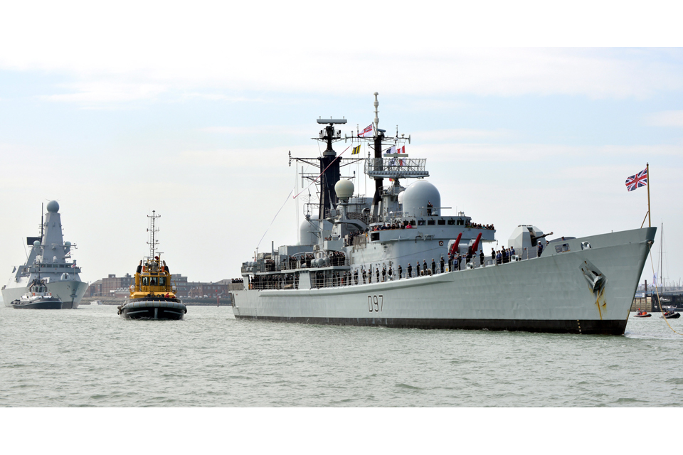 HMS Edinburgh enters Portsmouth