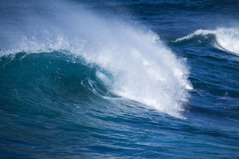 Cutting the costs of wave energy: apply for business contracts
