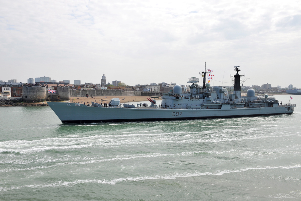 HMS Edinburgh passes the Round Tower