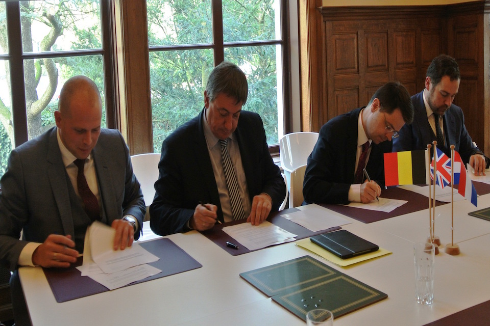Immigration Minister signs joint declaration with Dutch and Belgian governments