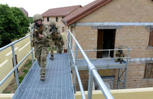 Soldiers from 1 YORKS using new facilities at Copehilll Down FIBUA 1 (Landmarc)