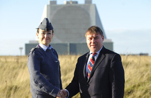 Wing Commander Rayna Owens welcomes Armed Forces Minister Mark Francois to RAF Fylingdales [Picture: Senior Aircraftman Mark Parkinson, Crown copyright]