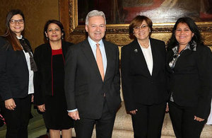 Cuban delegation in London led by Dr. Aurora Fernández VM of Higher Education