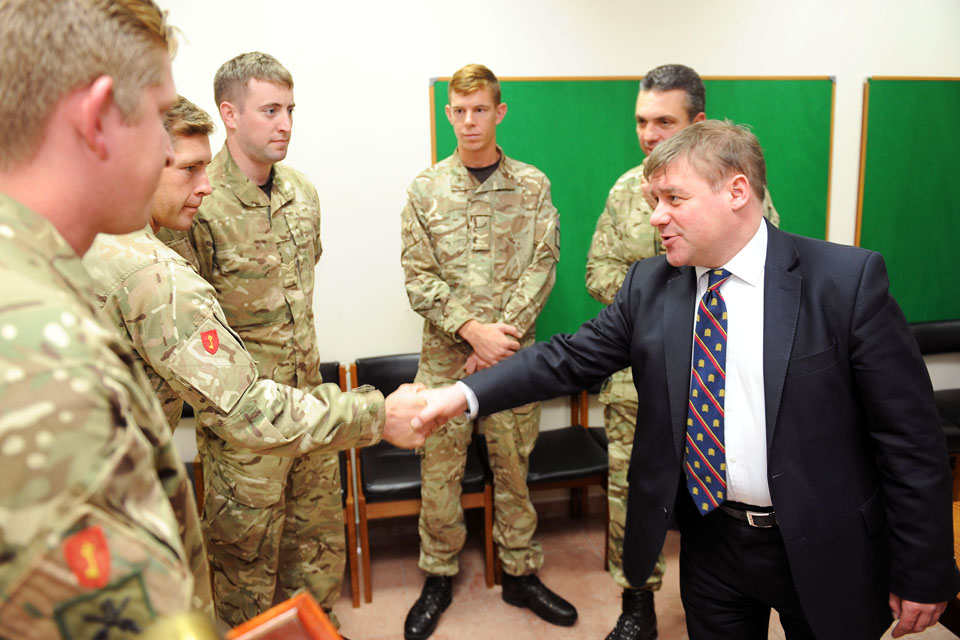 Mark Francois meeting soldiers