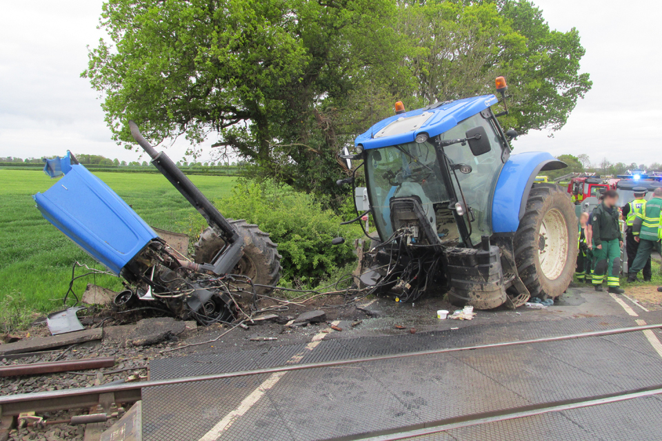 RAIB report 07/2016: Collision between train and tractor