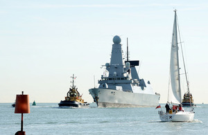 HMS Dauntless makes her approach into Portsmouth Harbour