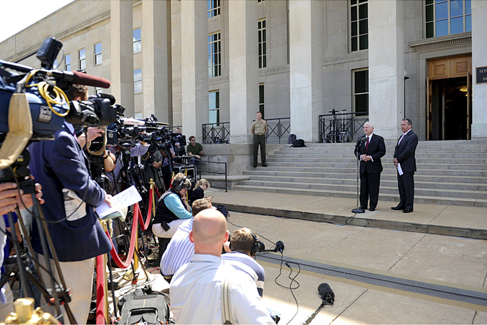 US Defence Secretary Robert M Gates (left) and UK Defence Secretary Dr Liam Fox conduct a press conference on the steps of the Pentagon following defence talks