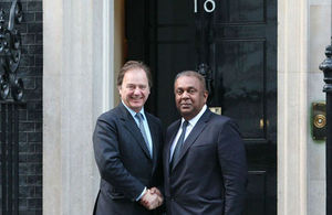 Hugo Swire with Sri Lankan Foreign Minister Mangala Samaraweera