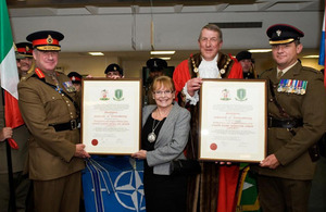 Lieutenant General James Bucknall (left) and Lieutenant Colonel Simon Butt (right) with the Mayor of Tewkesbury Borough, Councillor Philip Surman, and Deputy Mayor Councillor Claire Wright