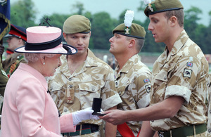 Major General Roddy Porter greets Her Majesty The Queen