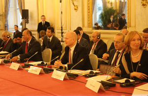 Foreign Secretary William Hague and British Ambassador to France Sir Peter Ricketts at the Libya Conference in Paris, 12/02/13 - Credits: F. de La Mure / MAEE