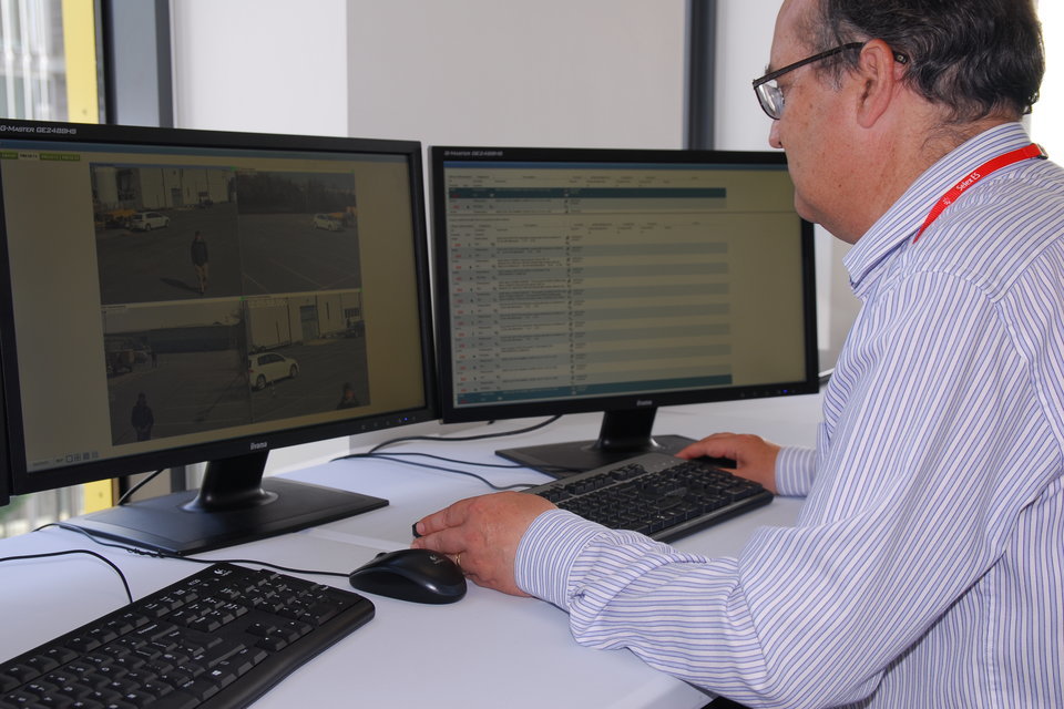 Linguistic summary of sensor data to reduce data deluge