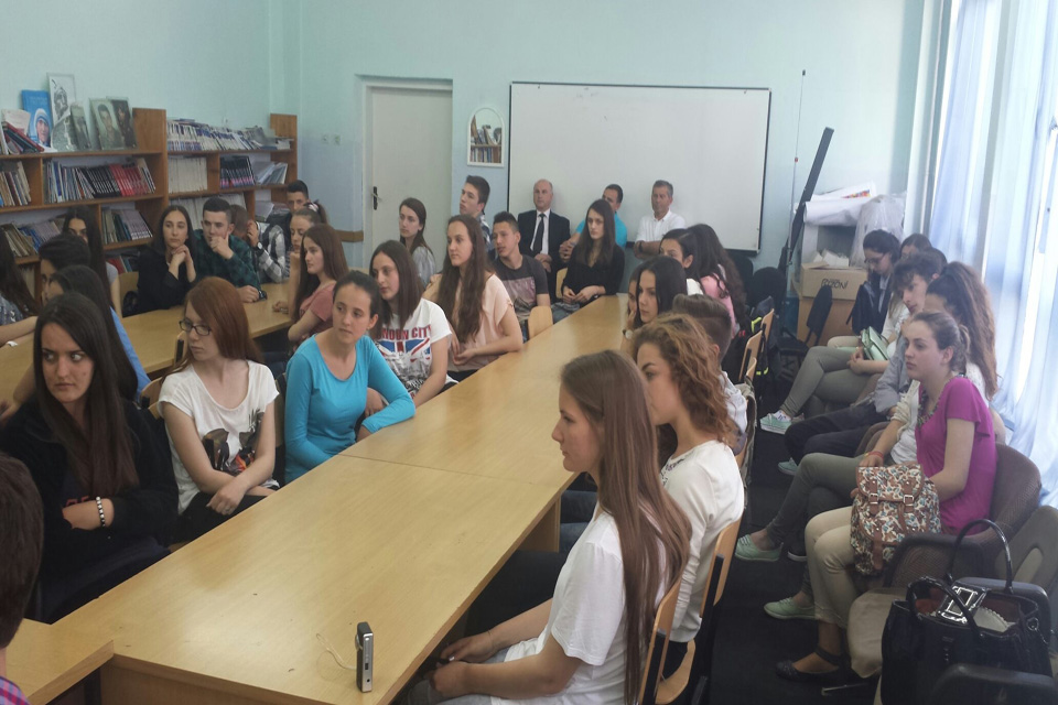 Ambassador O’Connell discussed European values with students at Secondary School ‘’Skenderbeu’’