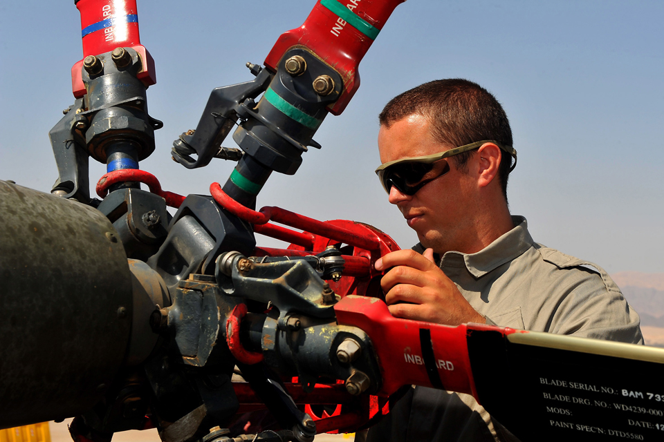 A Commando Helicopter Force engineer at work